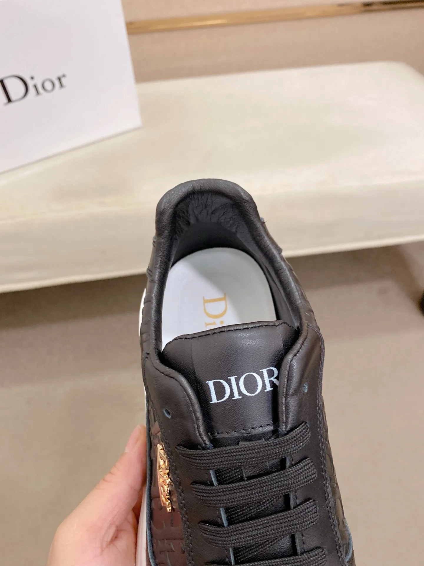 Men's shoes💰: 462💰 [Dior·Dior] New casual sports style men's shoes, new spring and summer design, perfect workmanship, lace-up style to create wardrobe quality, upper: imported first-layer cowhide, sheepskin lining is soft and comfortable, ultra-light TPU wear-resistant outsole, simple, versatile fashion men's shoes, excellent color code number 38--44. Can be customized 45 non-returnable